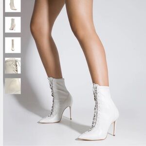 Tennie SCHUTZ White Lace-Up Heeled Boots
